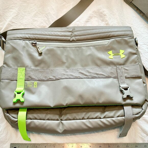 Mens Under Armour gray and green messenger bag - Picture 1 of 4